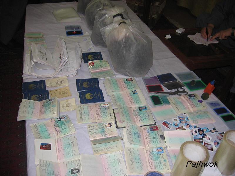 Photo: سه جعلکار در هرات دستگير شد