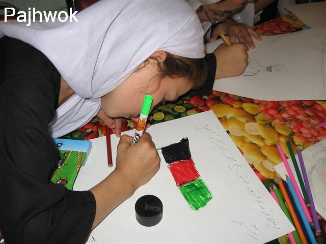 “حمیرا در هنر رسامی و نقاشی استعداد جادويى دارد”