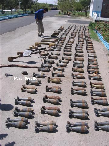 Photo: يک ديپوى اسلحه در هرات کشف شد