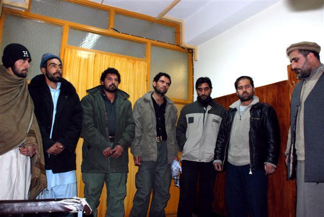 Photo: هفت تن به ظن اختطاف و سرقت هاى مسلحانه دستگيرشد