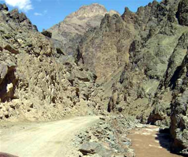 Parwan-Bamyan highway remains blocked