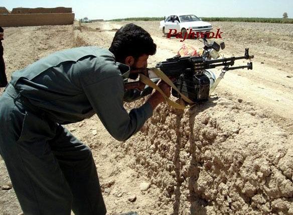 يک پوليس کشته و هفت کارمند امنيتى زخمى شد