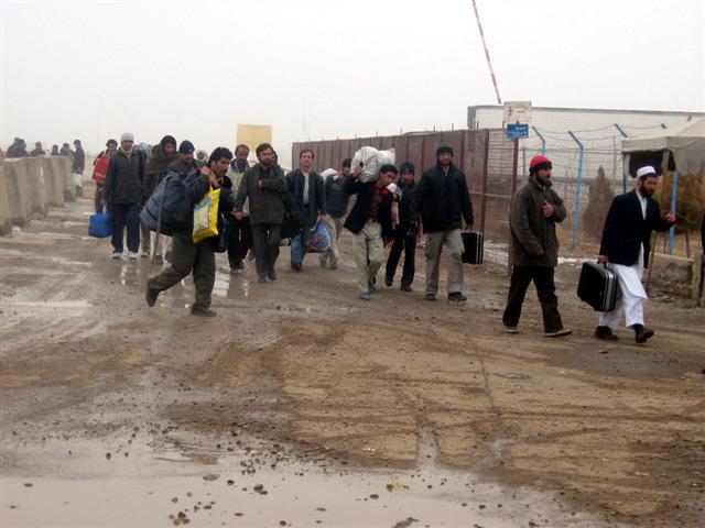 Iran extends visas for 450 Afghan refugees