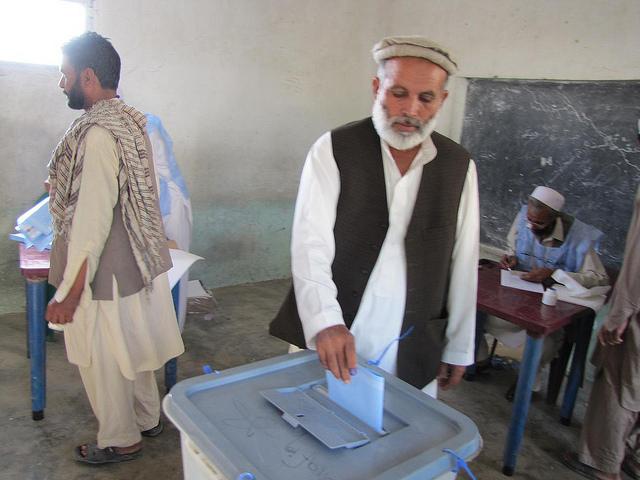 ” د ولايتي شوراګانو ټاکنې دې په ١٣٩٢کال کې ترسره شي “