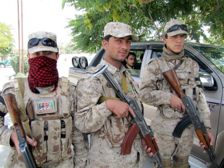 چهار طالب  مسلح وسه محافظ کمپنى امنيتى کشته شدند