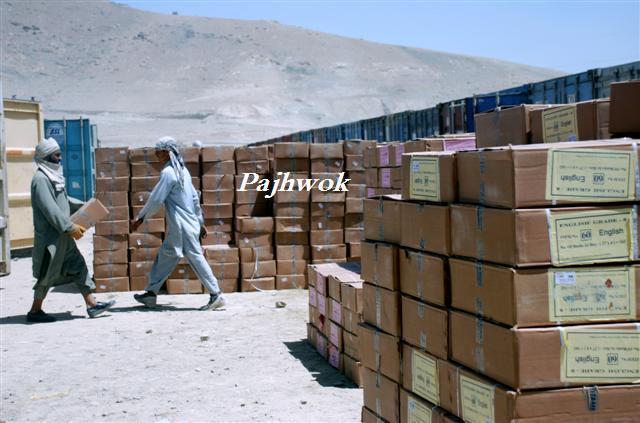 د بالامرغاب ښوونځيو ته تر څلور کلن ځنډ وروسته کتابونه ورسېدل