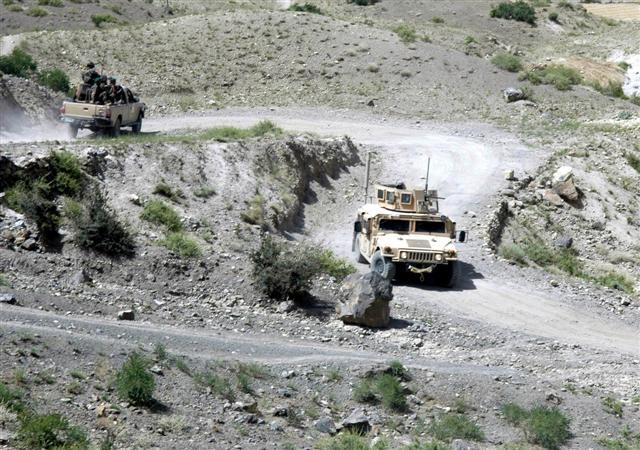 Bomber hits NATO convoy in Parwan