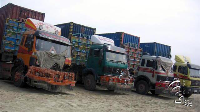Pakistan clears 164 food-laden Afghan vehicles