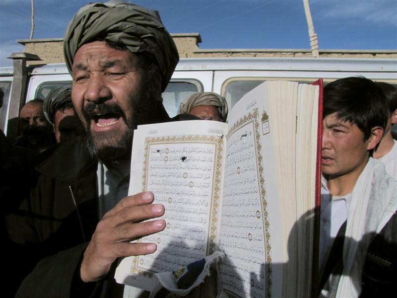 نتايج تحقيقات در مورد سوزاندن قرآنکريم، تحت بررسى قوماندان آيساف قراردارد