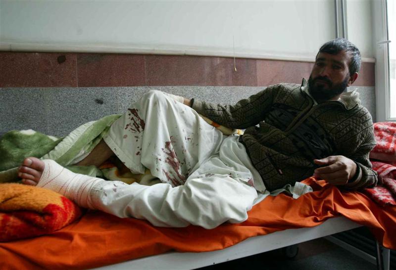 د مقر په بازار کې د راکټونو لګېدو له امله لس تنه ټپيان شول