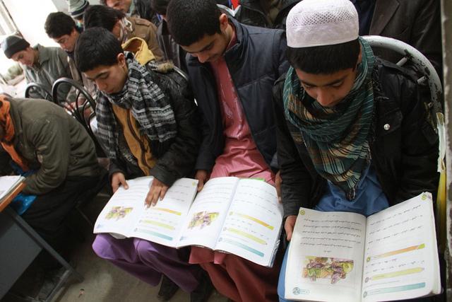 Hundreds complete literacy courses in Baghlan