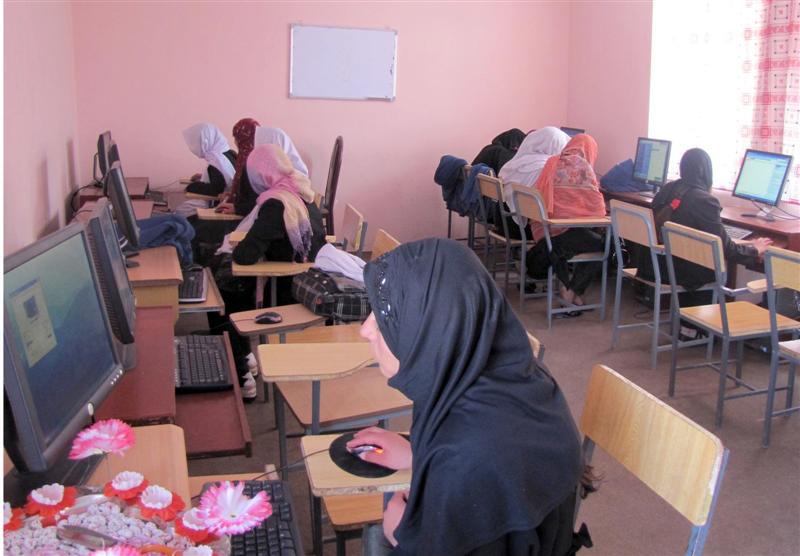 طى سه سال در تمام ولسواليهاى کشور مکاتب فنى و حرفوى ايجاد مى شود