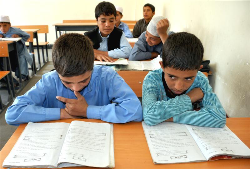 صدها شاگرد و محصل از مکانهاى مناسب درسى و غذاخورى مستفيد شد