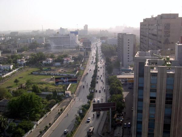 4 dead, dozens injured in Karachi blasts