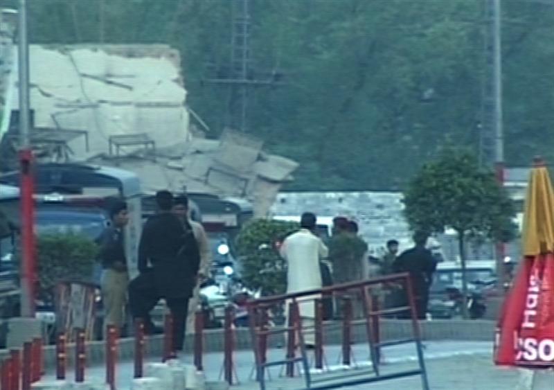 5 dead in Peshawar suicide car bombing