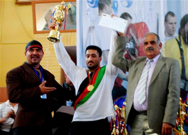 ٨١ ورزشکار  برتر عضويت پاورلفتينگ کابل را کسب کرد