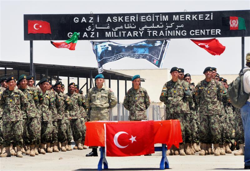صد ها جوان بعد از دورۀ آموزشى شامل صفوف اردوى ملى گرديدند