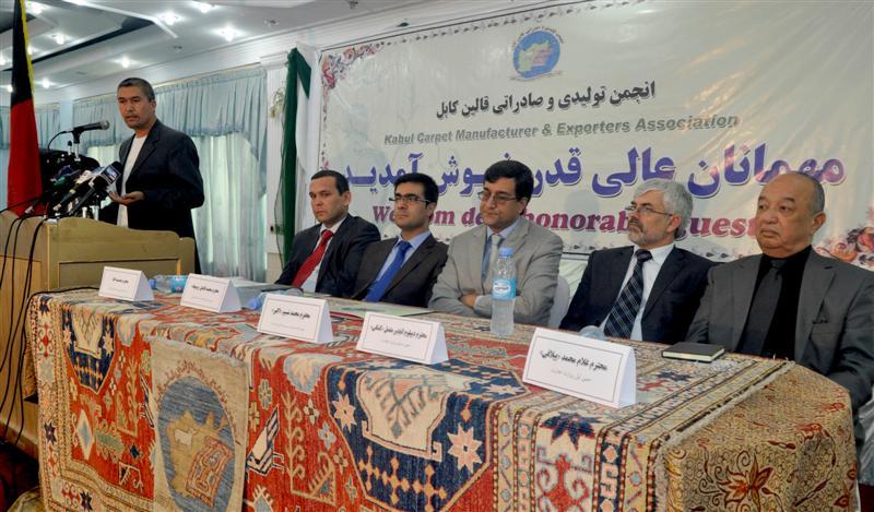 ميزان توليد قالين در افغانستان بيش از٧٣ درصد کاهش يافته است