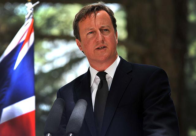 کامرون: له امريکا سره د سند لاسليک به د افغانستان راتلونکى امنيت تضمين کړي