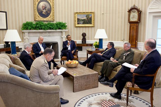 Obama meets Crocker and Gen Allen on Afghanistan