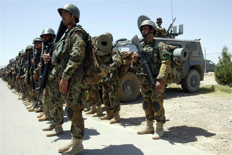 قوت هاى نظامى افغانستان با سلاح مدرن  تجهيز مى شوند
