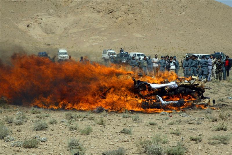 سه تُن مواد خوراکی و ادویۀ فاسد حریق شد