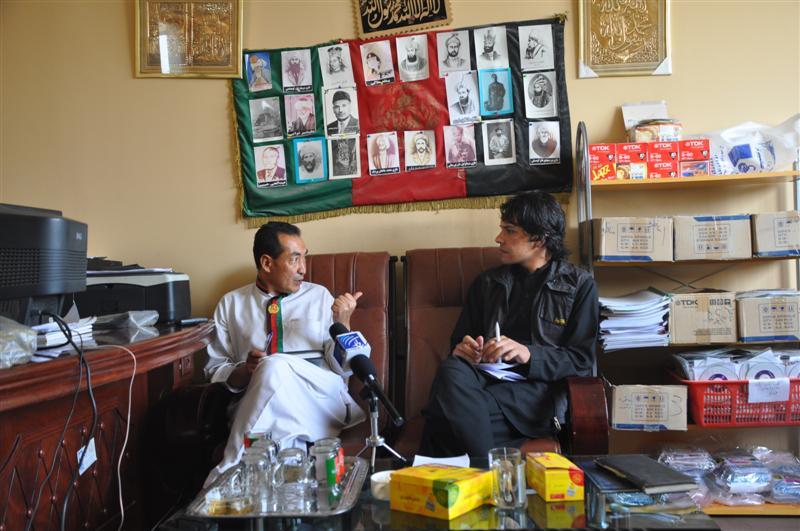 بشردوست ميخواهد معاشات خود را براى عروسى و آينده اطفال خود نگهدارى نمايد