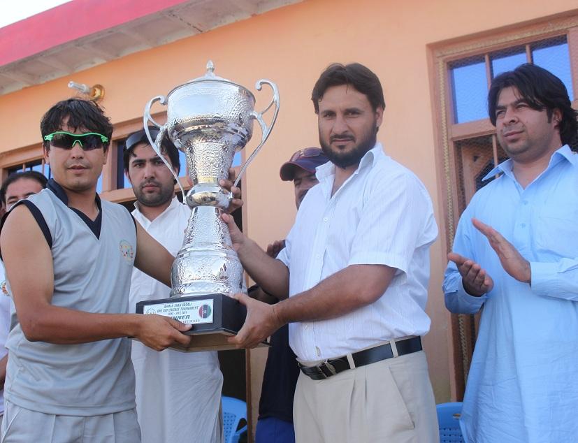 U-19 national team clinches cricket trophy