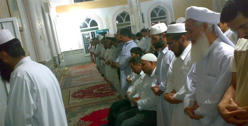 وزارت حج واوقاف: نمازها باید با حضور کمترین افراد ادا گردد