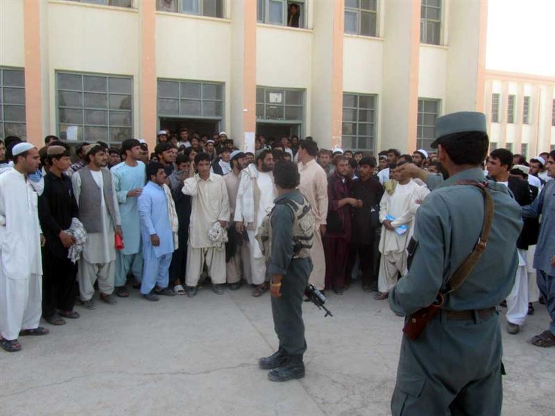 په ازموينه کې يوه ناکام زده کوونکي ښوونکي وهلي دي