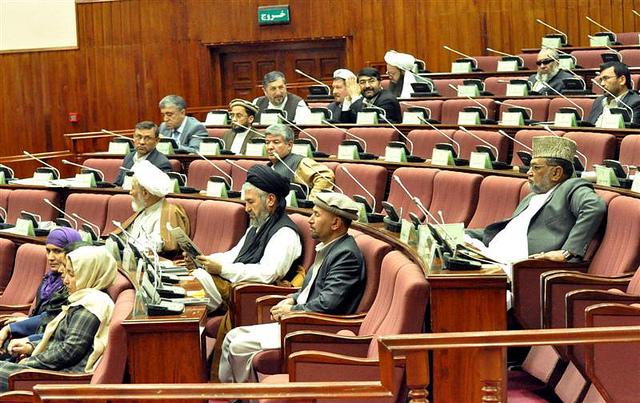 Parliamentarians differ on deal with US