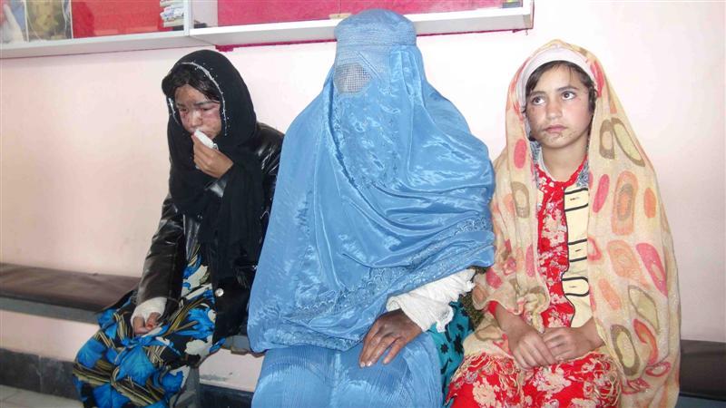 5 of family attacked with acid in Kunduz