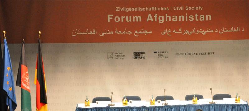 هيئت ائتلاف تغيير واميد با برخی از هيئت های اشتراک کننده کنفرانس بن ملاقات نمود