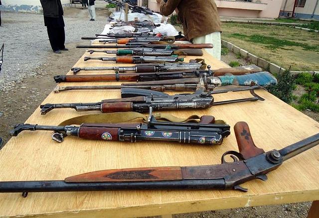 په هلمنداو ميدان وردګو کې ډاياګ ته  وسلې او مهمات وسپارل شول