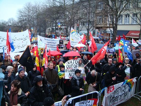 هزاران تن در شهر بن آلمان عليه جنگ درافغانستان مظاهره کردند