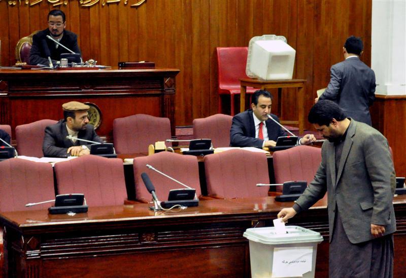 Telecom minister survives no-confidence vote