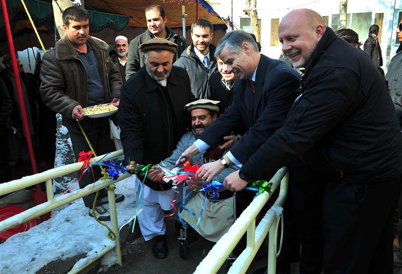 معلولين خواستار زينه هاى هموار درتمام ادارات شدند