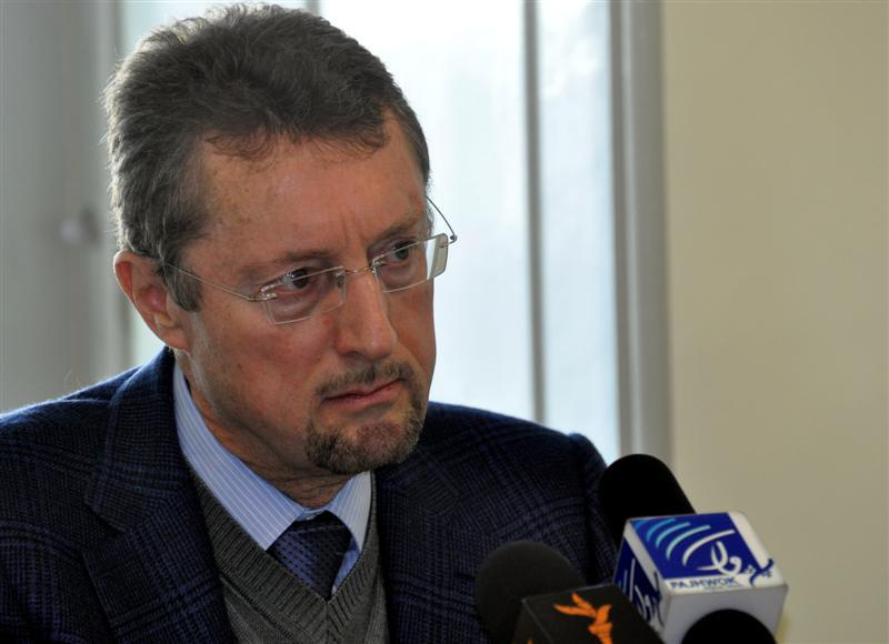 د فرانسې سفير: که افغانان يو شي، څوک يې پر برخليک لوبې نه شي کولاى