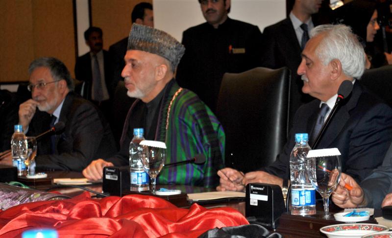 کرزى: طالبان شکست خورده به علت اشتباهات ناتو دوباره قوت يافتند