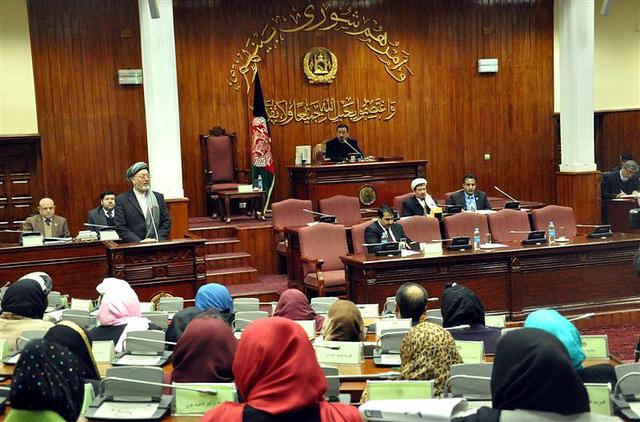 کريم خليلى کانديد وزرا را به ولسى جرگه معرفى کرد