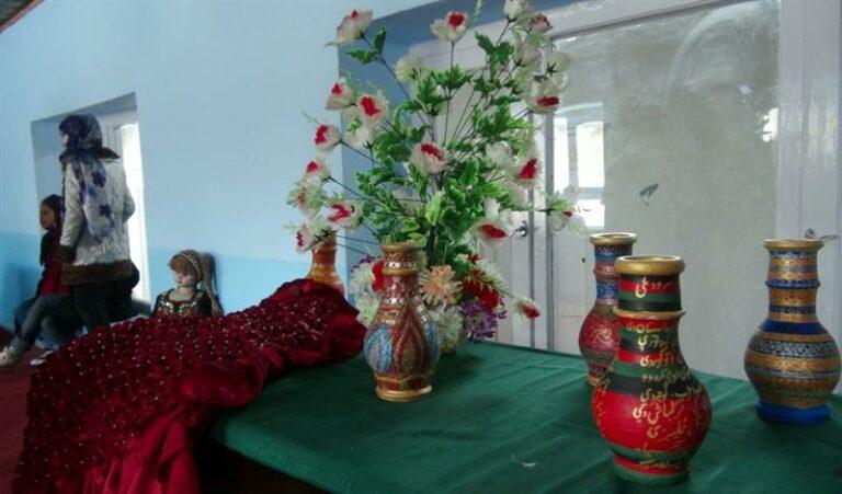 Handicraft expo opens in Ghazni