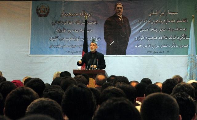 کرزى:حملات اخير زمينۀ ادامۀ حضور نيروهاى خارجى را مهيا ميسازد