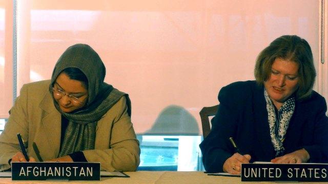 US-Afghan sign healthcare MoU for refugees