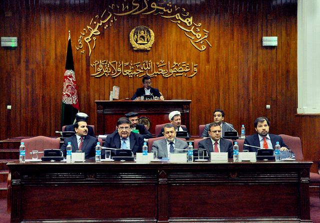 محمدى:  تلاش مىکنيم تا ٢٠١٧ تعداد نيروهاى افغان کاهش نيابد