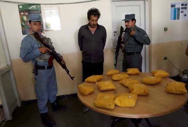 په هلمند کې لسګونه کيلوګرامه نشه يي توکي ونيول شول