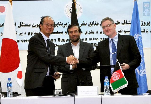 د ټاکنو له خپلواک کمېسيون سره ٨،٦ ميليون ډالره مرسته کېږي