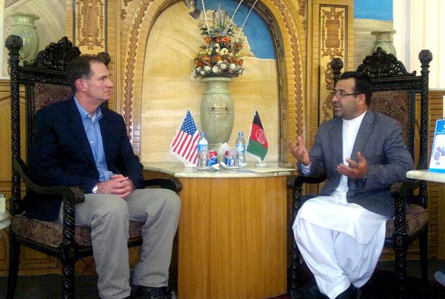 د امريکا دفاع وزارت مرستيال هلمند ته سفر وکړ