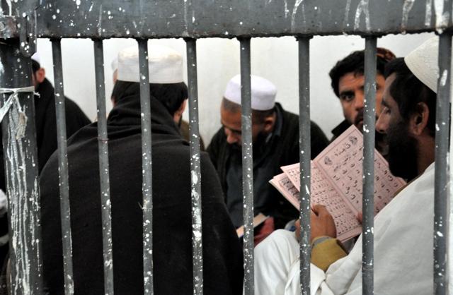 هيات سه نفرى طالبان براى رهايى زندانيان به کابل رسيد