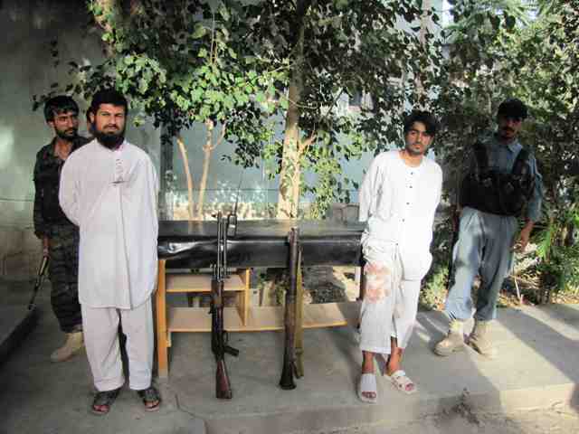Locals capture militants involved in murder