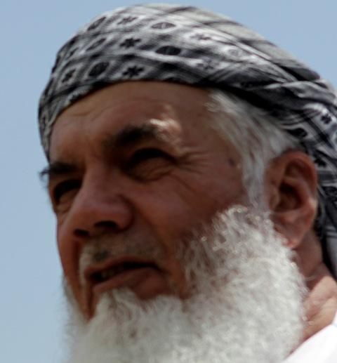 اسماعیل خان: شورای بزرگ مجاهدین افغانستان تشکیل می شود